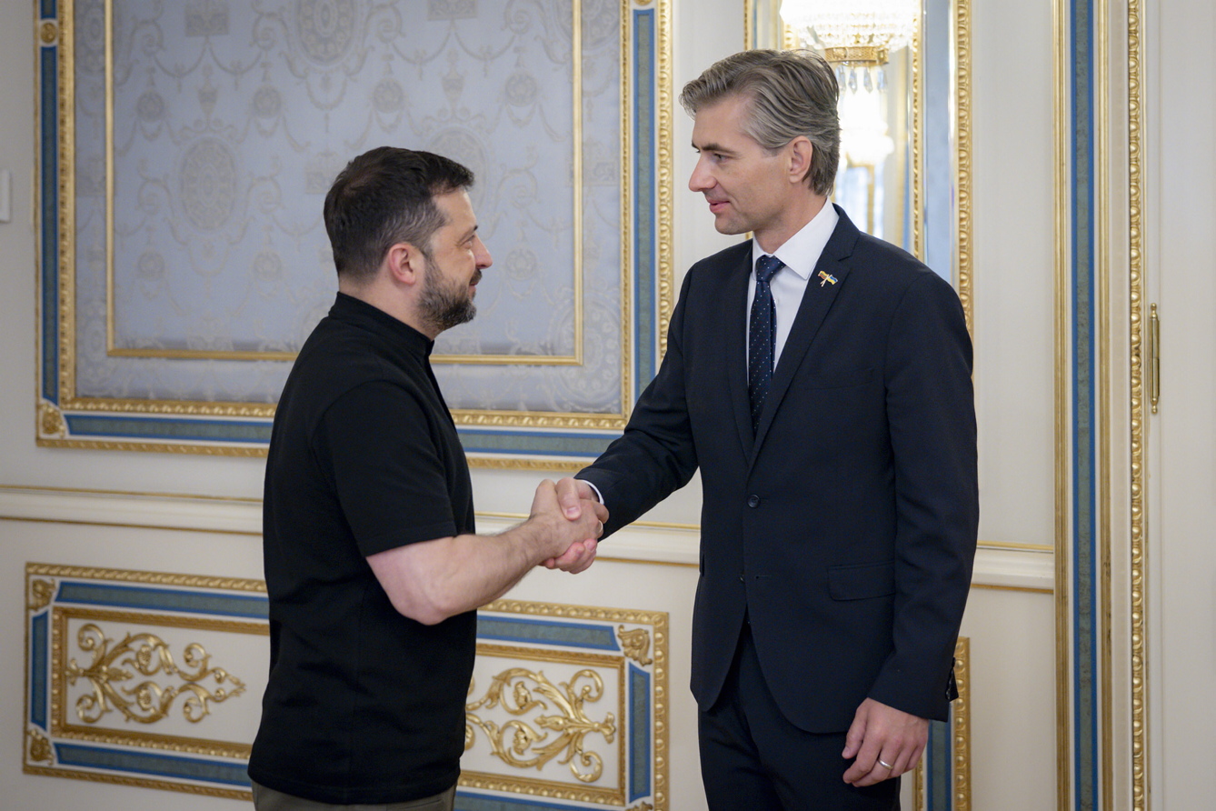 Володимир Зеленський подякував Кястутісу Будрісу за підтримку його країною всіх ініціатив, спрямованих на посилення України. Фото з сайту president.gov.ua